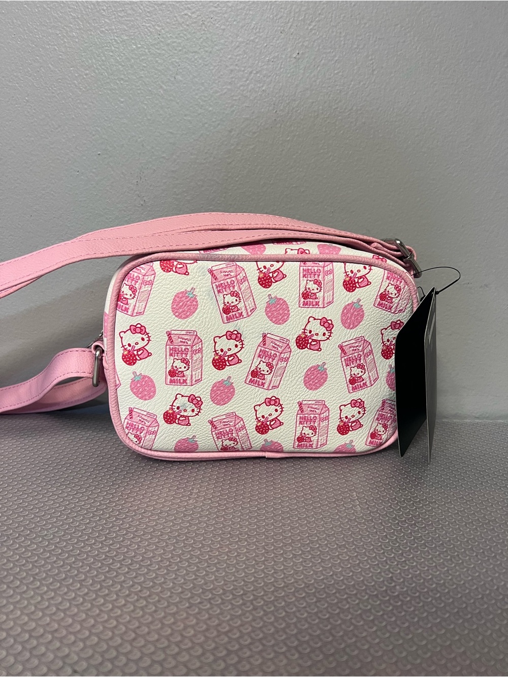 Beautiful bags for women. Check more pictures for models colours.